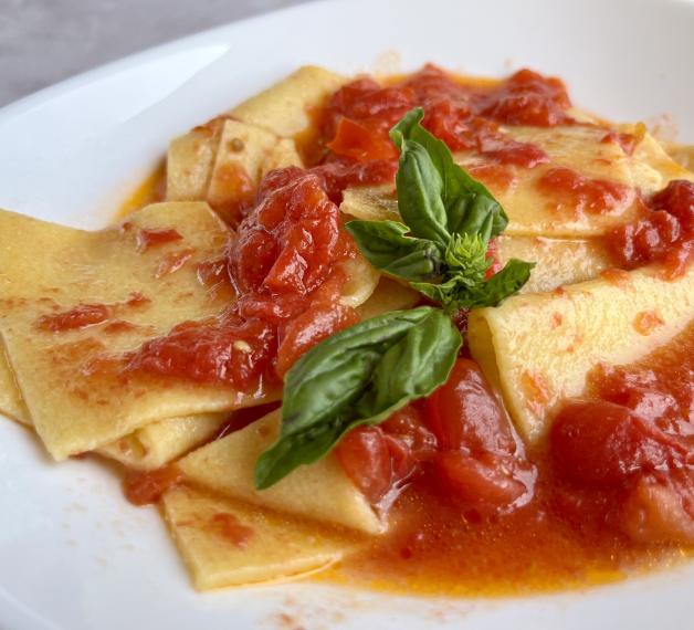 Sagne a pezze al pomodoro fresco